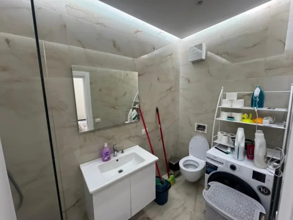 Tirane, jepet me qera apartament 2+1 Kati 4, 500 €