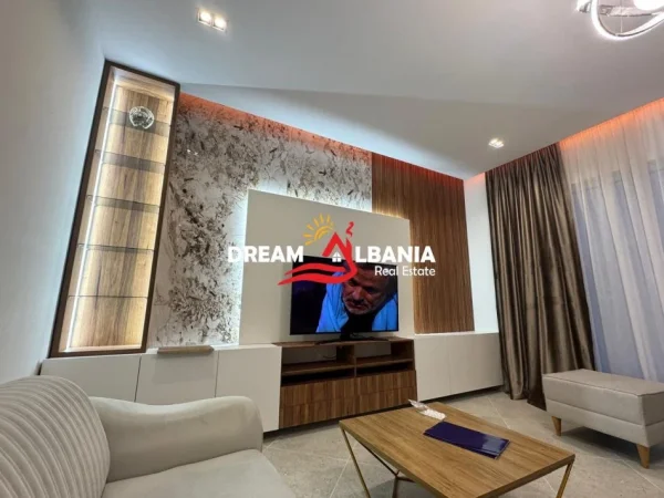 Tirane, jepet me qera Vile 4+1 , 200 m² 1.300 € (teg)