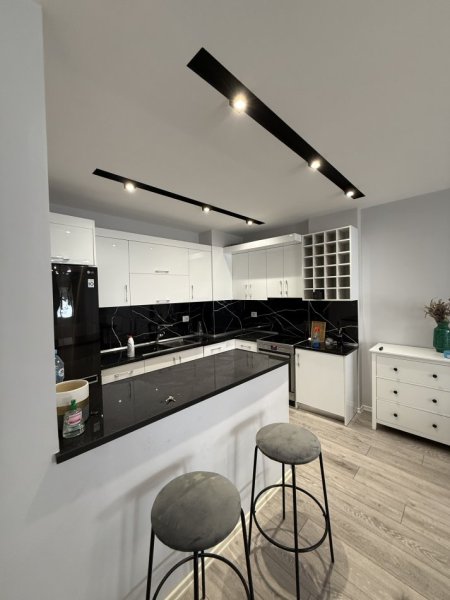 Tirane, jepet me qera apartament 1+1+Ballkon Kati 2, 65 m² 550 € (Liqeni i thate)