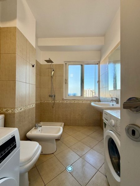 Tirane, shitet apartament 1+1+Ballkon Kati 8, 50 m² 130.000 € (Rruga Arkitetk Sinani)Nr: 0698397208