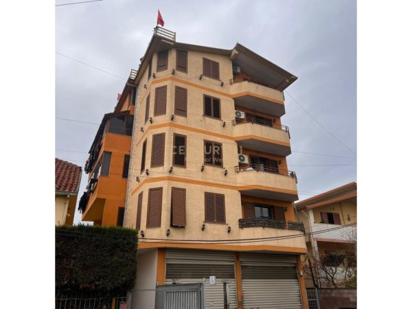 Tirane, jepet me qera ambjent biznesi Kati 4, 1.352 m² 8.000 € 