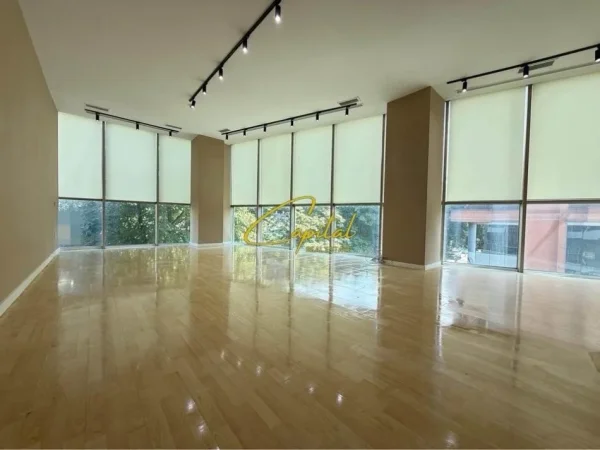 Tirane, jepet me qera zyre Kati 2, 60 m² 1.200 € (MYSLYM SHYRI)