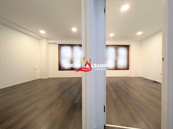 Tirane, jepet me qera zyre , 200 m² 3.000 € (Rruga e Kavajes)