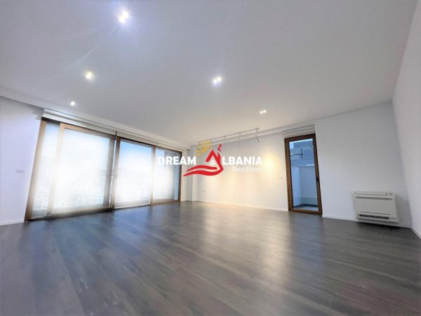 Tirane, jepet me qera zyre , 200 m² 3.000 € (Rruga e Kavajes)