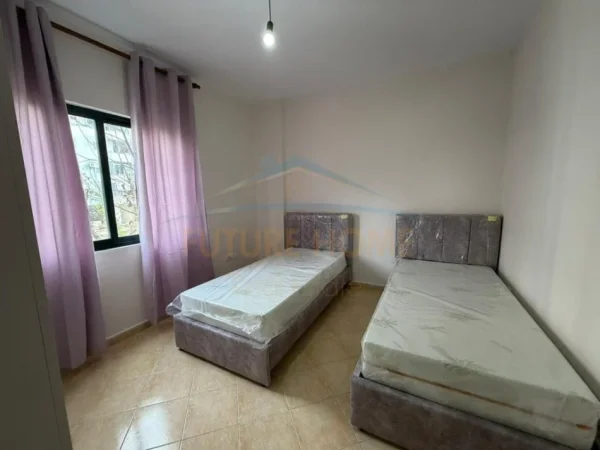 Tirane, jepet me qera apartament 2+1 Kati 1, 88 m² 350 € (Fresk,Thesari)