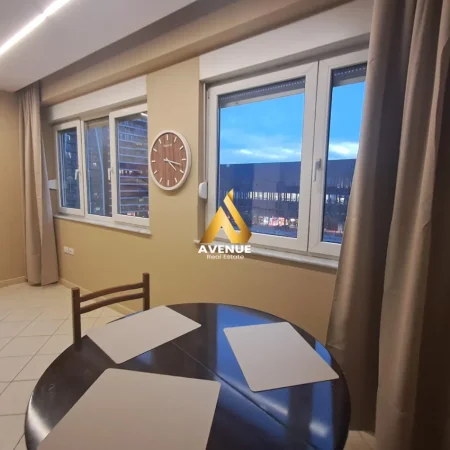 Tirane, jepet me qera apartament 1+1+Ballkon Kati 4, 60 m² 1.000 € (DERVISH HIMA)