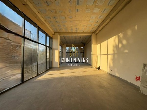 Tirane, jepet me qera ambjent biznesi Kati 0, 100 m² 1.500 € (Paskuqan)