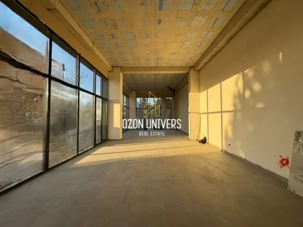 Tirane, jepet me qera ambjent biznesi Kati 0, 100 m² 100,000 lekë/muaj (Paskuqan)