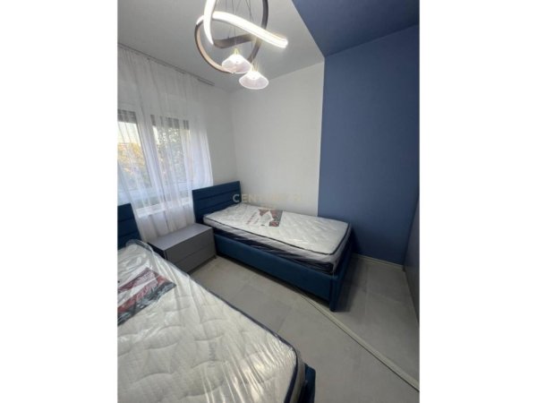 Tirane, jepet me qera apartament 2+1 Kati 3, 70 m² 800 € 