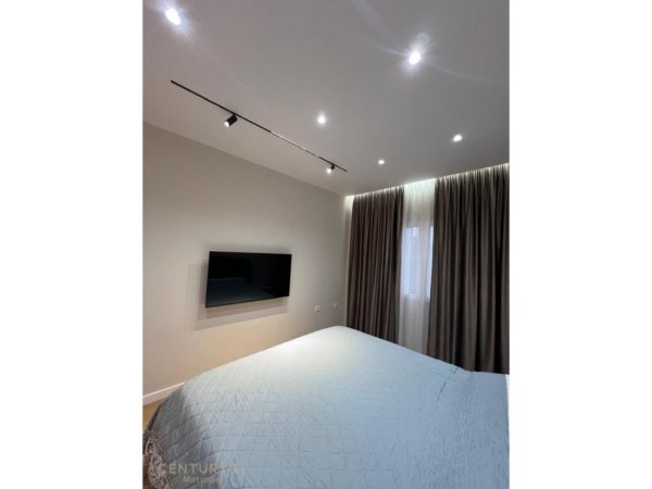 Tirane, jepet me qera apartament 1+1 Kati 5, 75 m² 750 € 