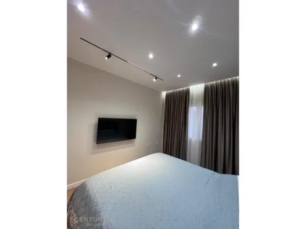 Tirane, jepet me qera apartament 1+1 Kati 5, 75 m² 750 € 