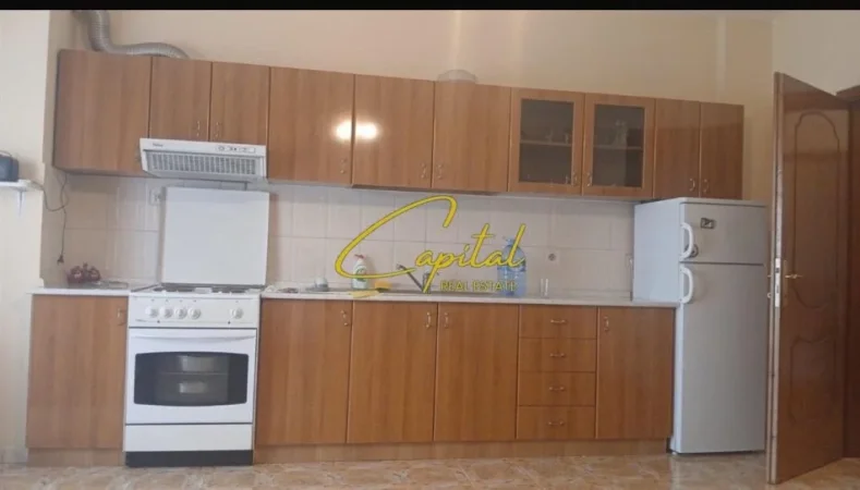 Tirane, jepet me qera apartament 1+1 Kati 3, 35 m² 600 € (MYSLYM SHYRI)