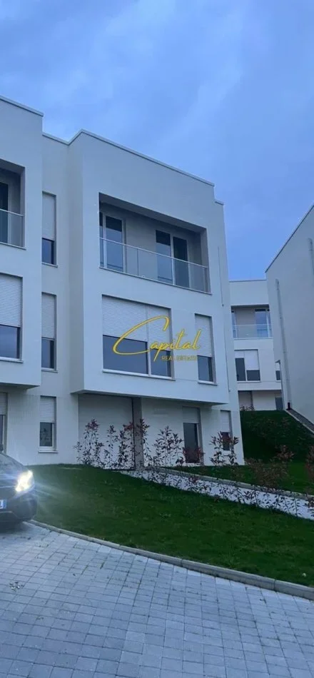 Tirane, jepet me qera Vile 3 Katshe Kati 3, 200 m² 1.500 € (FARKE)