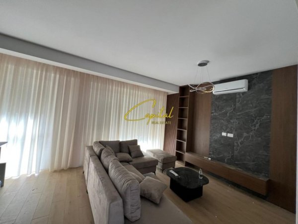 Tirane, jepet me qera Vile 3 Katshe Kati 3, 200 m² 1.500 € (FARKE)
