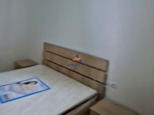 Tirane, jepet me qera apartament 2+1 Kati 5, 75 m² 550 € 