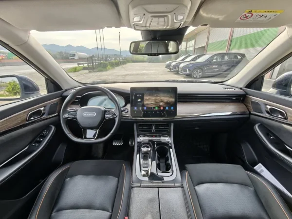 Skywell ET5 Elektrike nga distributori ekskluziv, ne gjendje perfekte, model Europian, autonomi 642 km.