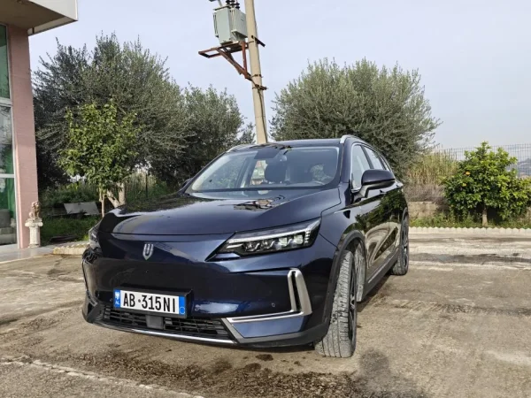 Skywell ET5 Elektrike nga distributori ekskluziv, ne gjendje perfekte, model Europian, autonomi 642 km.