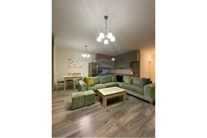Tirane, jepet me qera apartament 2+1+Ballkon Kati 6, 110 m² 850 € (Rruga e Kavajes)
