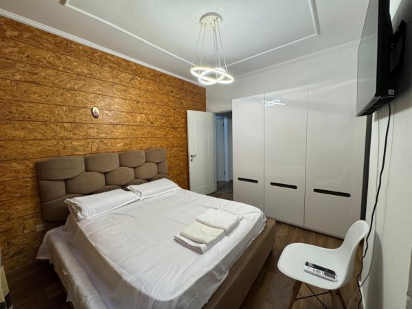 Tirane, jepet me qera apartament 1+1 Kati 7, 45 m² 800 € 