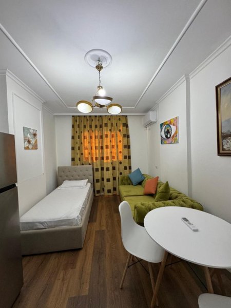 Tirane, jepet me qera apartament 1+1 Kati 7, 45 m² 800 € 