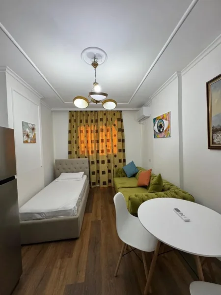 Tirane, jepet me qera apartament 1+1 Kati 7, 45 m² 800 € 