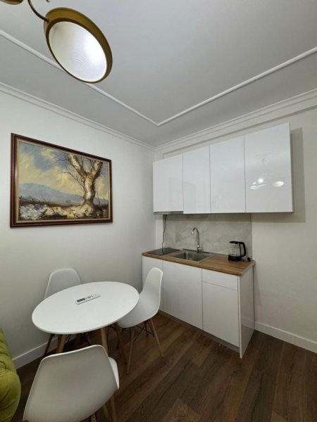 Tirane, jepet me qera apartament 1+1 Kati 7, 45 m² 800 € 