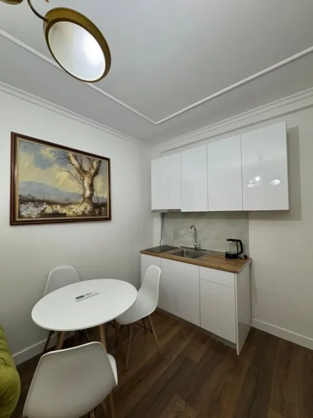 Tirane, jepet me qera apartament 1+1 Kati 7, 45 m² 800 € 