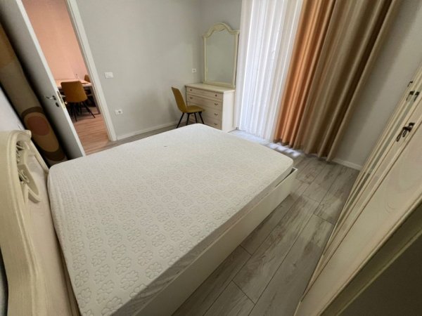 Tirane, jepet me qera apartament 1+1 Kati 5, 70 m² 730 € (Rruga Anton Lufi)