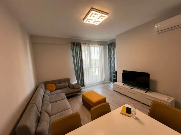 Tirane, jepet me qera apartament 1+1 Kati 5, 70 m² 730 € (Rruga Anton Lufi)