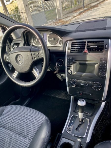 Kavaje, shitet makine Mercedes benz b class 180 cdi Nafte, ulliri automatik Kondicioner 244.000 km 3.800 €