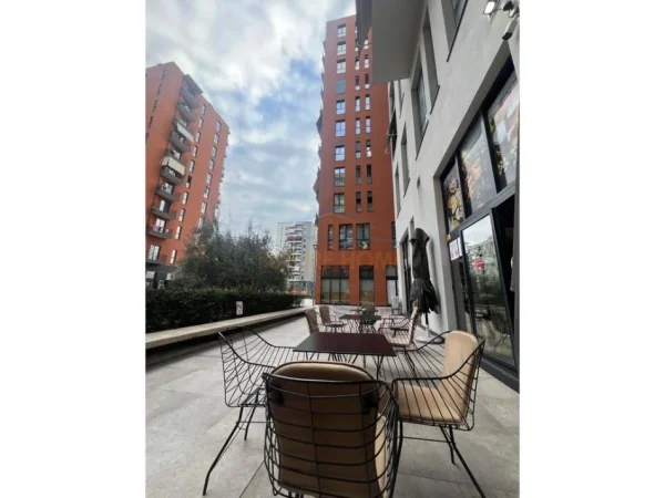 Tirane, jepet me qera bar-kafe Kati 0, 90 m² 1.300 € (Oxhak)
