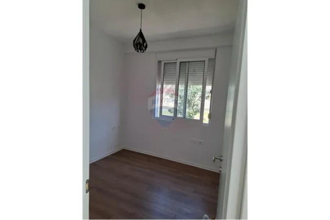 Vlore - Lungomare, shitet apartament 1+1+Ballkon , 46 m² 92.600 € (Uji i Ftohtë, Rruga Dhimitër Konomi, Vlorë)