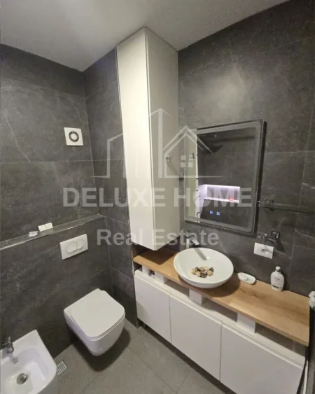 Tirane, jepet me qera apartament 2+1 Kati 1, 98 m² 600 € 