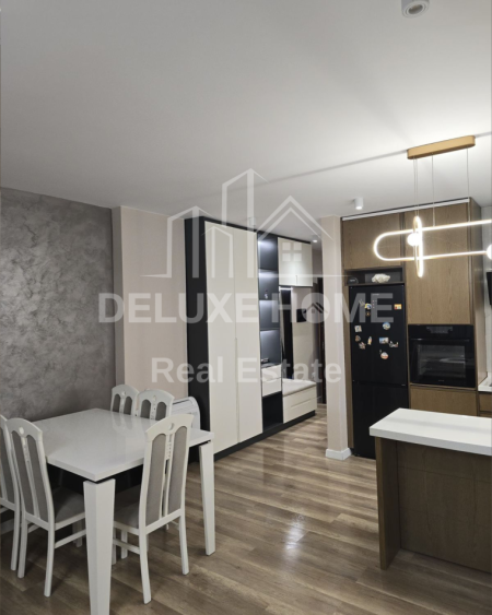 Tirane, jepet me qera apartament 2+1 Kati 1, 98 m² 600 € 