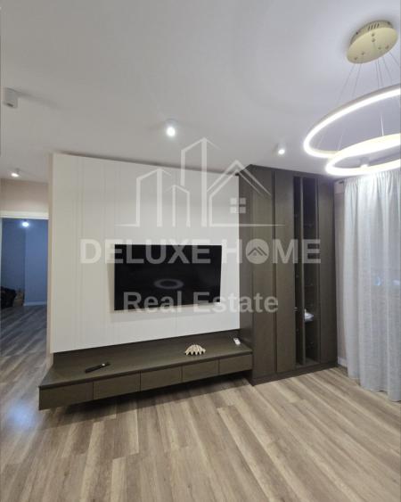 Tirane, jepet me qera apartament 2+1 Kati 1, 98 m² 600 € 