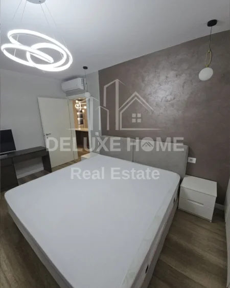 Tirane, jepet me qera apartament 2+1 Kati 1, 98 m² 600 € 