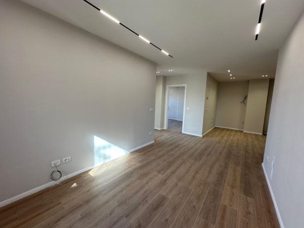 Tirane, shitet apartament 2+1+Ballkon Kati 3, 86 m² 210.000 € (Shkolla e Kuqe)