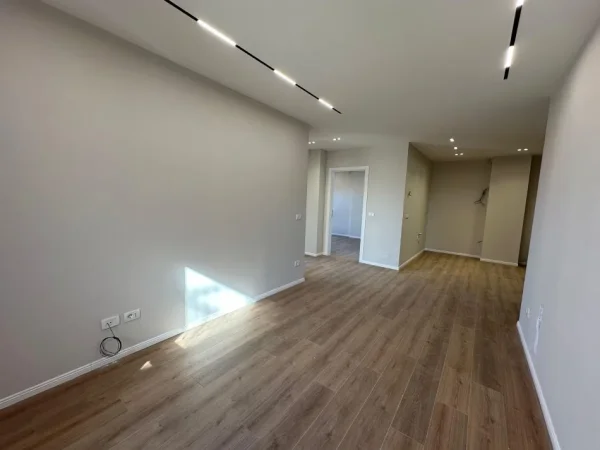 Tirane, shitet apartament 2+1+Ballkon Kati 3, 86 m² 210.000 € (Shkolla e Kuqe)