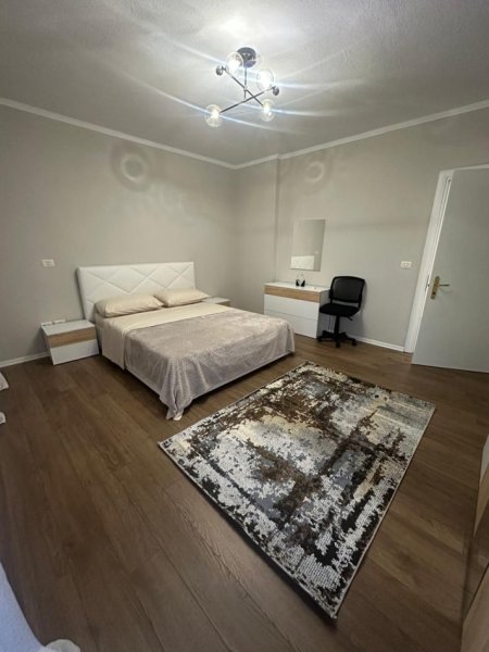 Tirane, jepet me qera 1+1+Ballkon Kati 6, 83 m² 800 € 