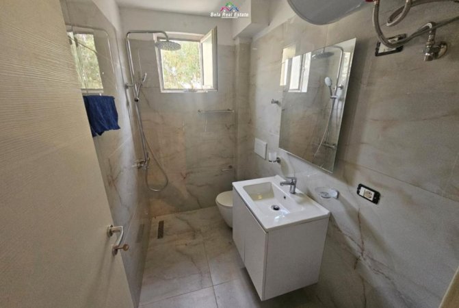 Tirane, jepet me qera zyre Kati 3, 92 m² 800 € (Rruga e Kavajes)