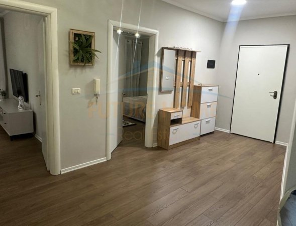 Durres, jepet me qera apartament 1+1+Ballkon Kati 6, 83 m² 800 € (Rruga Kajo Karafili)