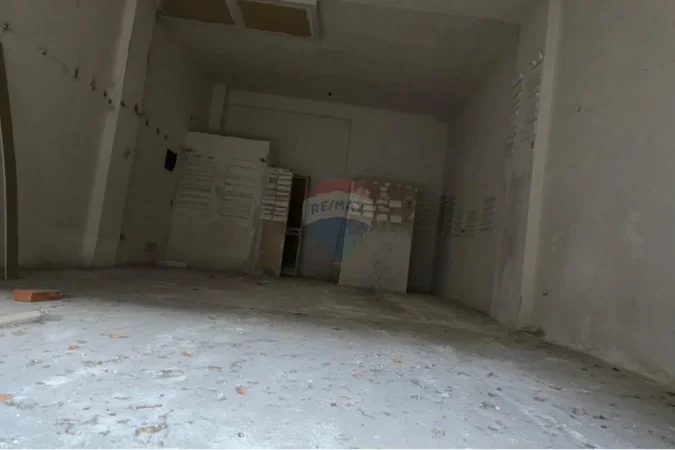 Vlore, shitet garazh | post parkimi , 203 m² (Skelë, Vlorë)