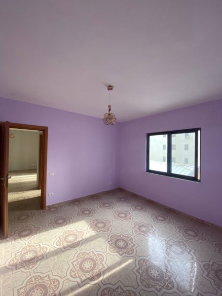 Durres, jepet me qera apartament 2+1 Kati 5, 110 m² 400 € (MARKATA)