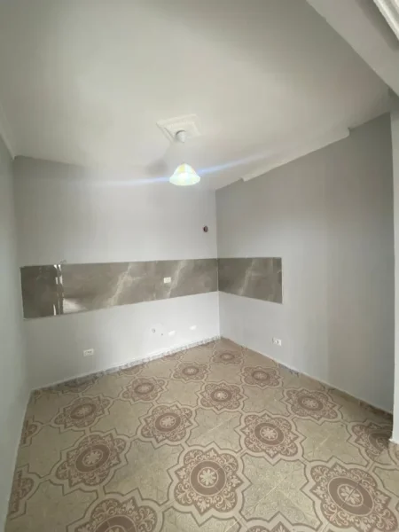 Durres, jepet me qera apartament 2+1 Kati 5, 110 m² 400 € (MARKATA)