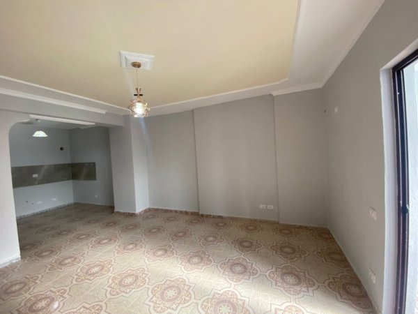 Durres, jepet me qera apartament 2+1 Kati 5, 110 m² 400 € (MARKATA)