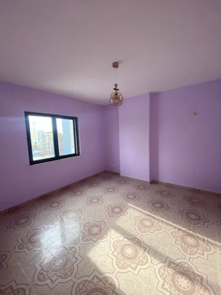 Durres, jepet me qera apartament 2+1 Kati 5, 110 m² 400 € (MARKATA)