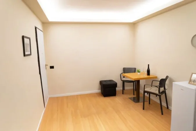 Tirane, jepet me qera zyre Kati 1, 20 m² 450 € (Rruga Tefta Tashko Koco)