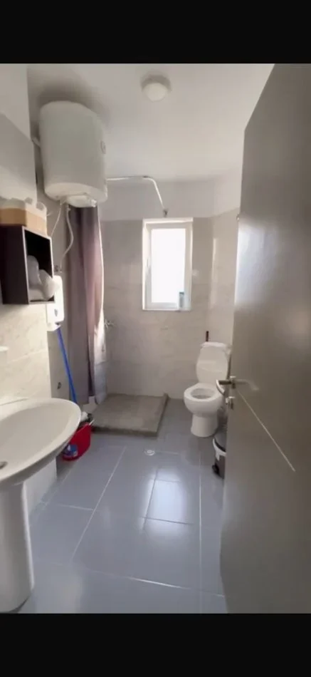 Tirane, jepet me qera apartament 2+1 Kati 3, 80 m² 520 € (Laprake)