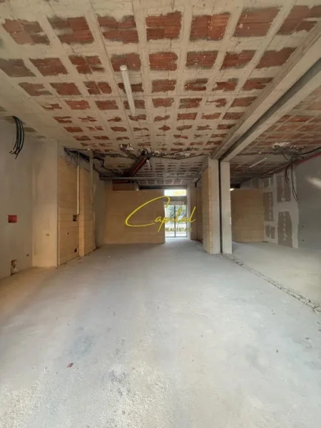 Tirane, shitet ambjent biznesi Kati 0, 137 m² 480.000 € (DON BOSKO)