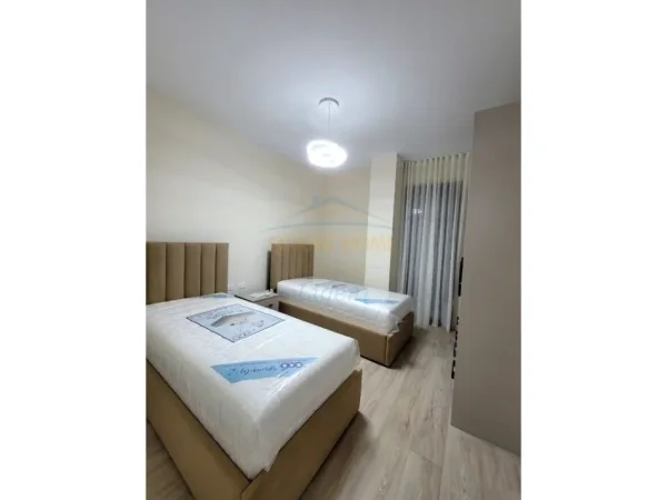 Tirane, jap me qera apartament 2+1+Ballkon Kati 1, 112 m² 1.260 € (LIQENI I THATE)